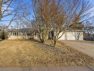 2610 31ST Street, Moline, IL 61265