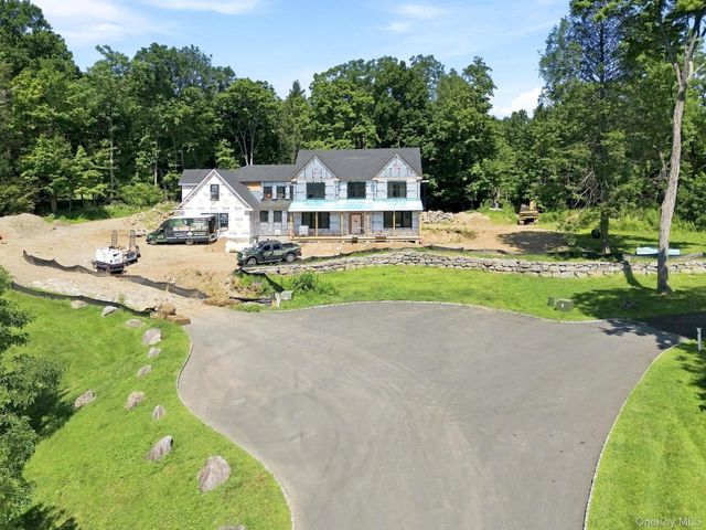5 Boulder Pond Drive, Somers, NY 10589