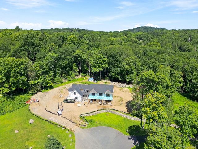 5 Boulder Pond Drive, Somers, NY 10589