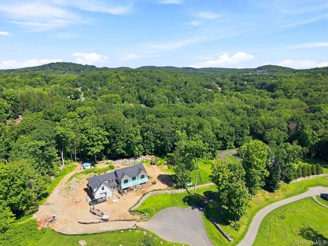 5 Boulder Pond Drive, Somers, NY 10589