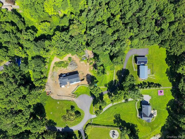 5 Boulder Pond Drive, Somers, NY 10589