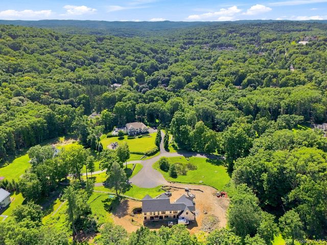 5 Boulder Pond Drive, Somers, NY 10589