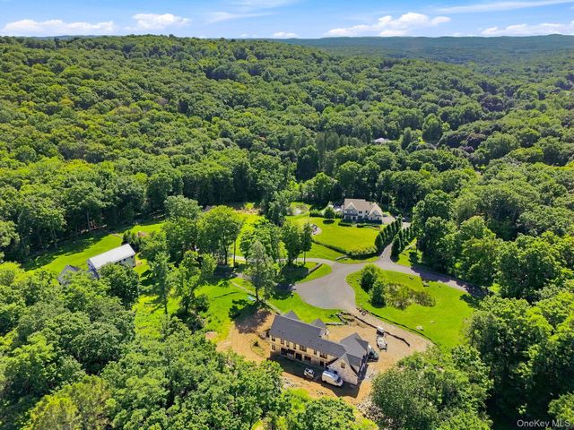 5 Boulder Pond Drive, Somers, NY 10589