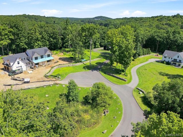 5 Boulder Pond Drive, Somers, NY 10589