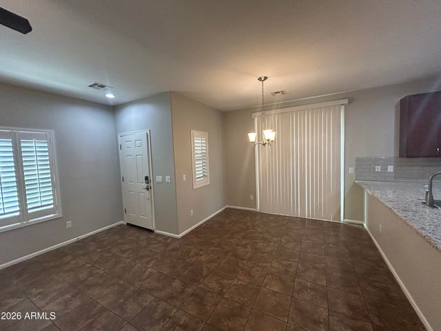 952 S HAWK Lane, Gilbert, AZ 85296