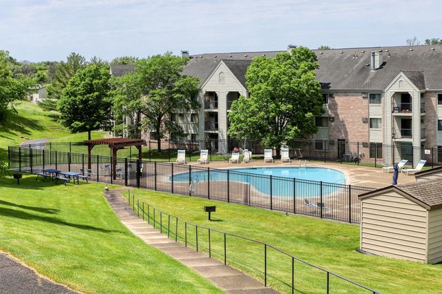 4350 Trenton Lane N 104, Plymouth, MN 55442