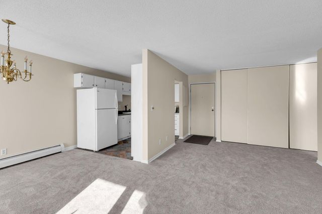 4350 Trenton Lane N 104, Plymouth, MN 55442