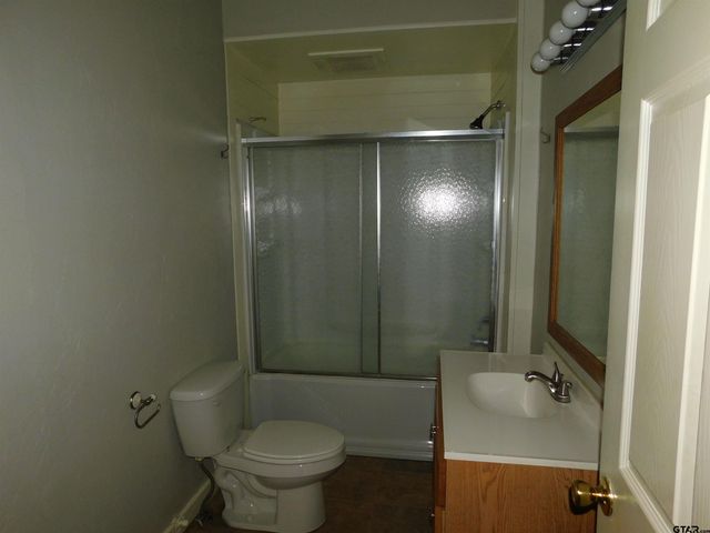 201 N Henry, Lindale, TX 75771