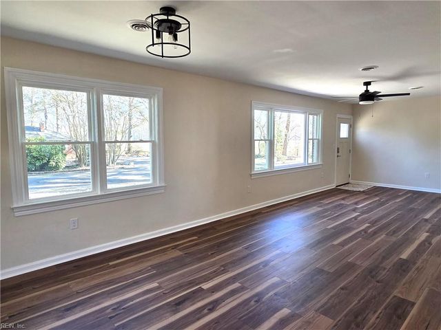 5901 Chuckatuck LN, Suffolk, VA 23432