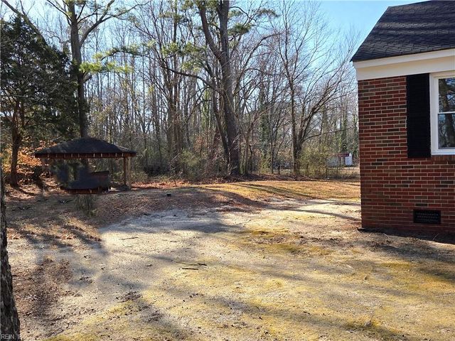 5901 Chuckatuck LN, Suffolk, VA 23432