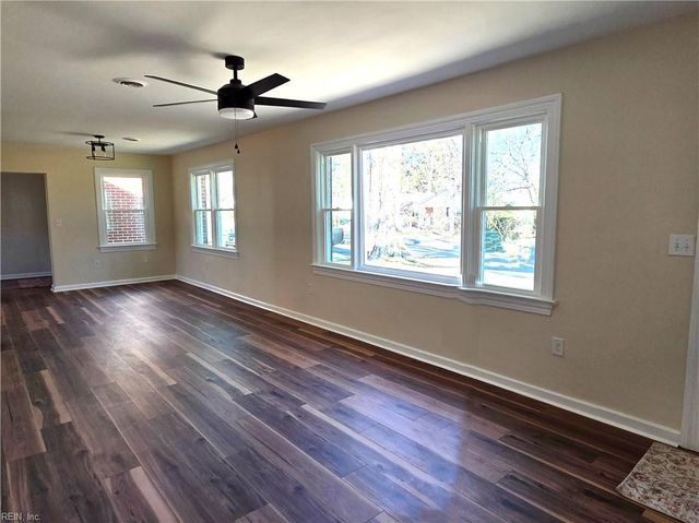 5901 Chuckatuck LN, Suffolk, VA 23432