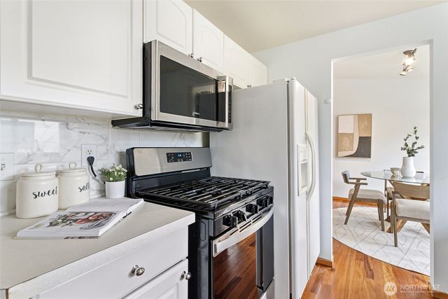 23217 NE 10th Place, Sammamish, WA 98074