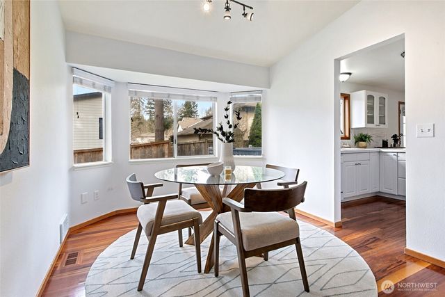 23217 NE 10th Place, Sammamish, WA 98074