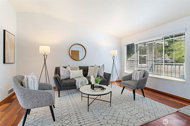 23217 NE 10th Place, Sammamish, WA 98074