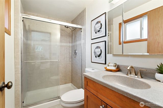 23217 NE 10th Place, Sammamish, WA 98074