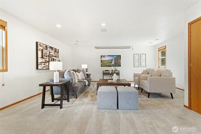 23217 NE 10th Place, Sammamish, WA 98074