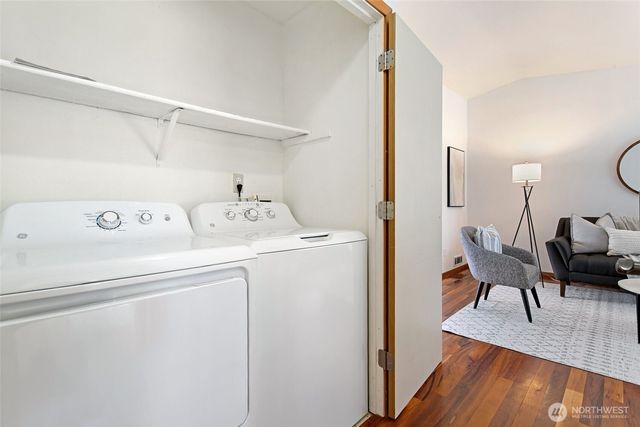 23217 NE 10th Place, Sammamish, WA 98074