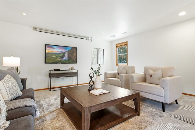 23217 NE 10th Place, Sammamish, WA 98074