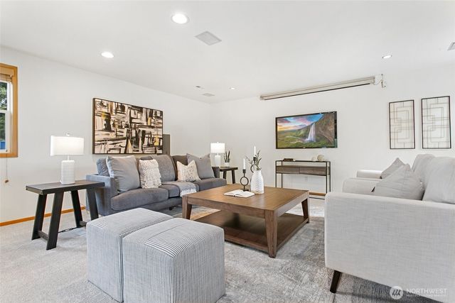 23217 NE 10th Place, Sammamish, WA 98074