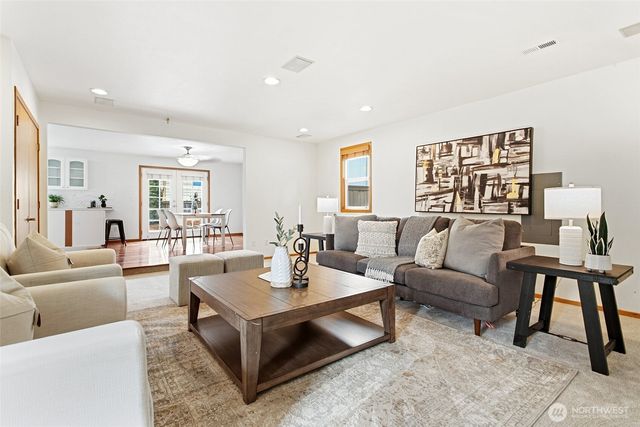 23217 NE 10th Place, Sammamish, WA 98074