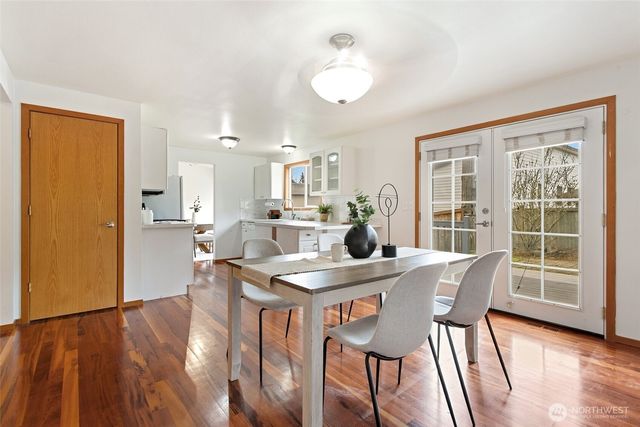 23217 NE 10th Place, Sammamish, WA 98074