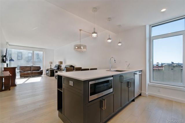 133 Beach 116th Street 4G, Rockaway Park, NY 11694