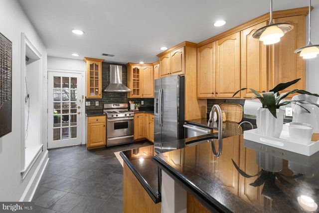 2214 BRANDYWINE ST, Philadelphia, PA 19130