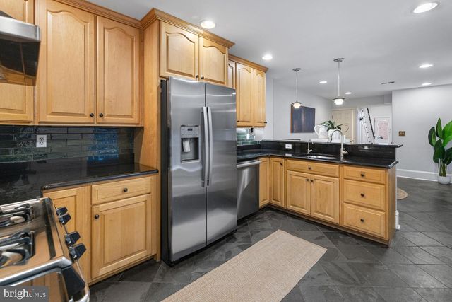 2214 BRANDYWINE ST, Philadelphia, PA 19130