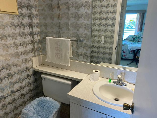 2054 Ainslie D, Boca Raton, FL 33434