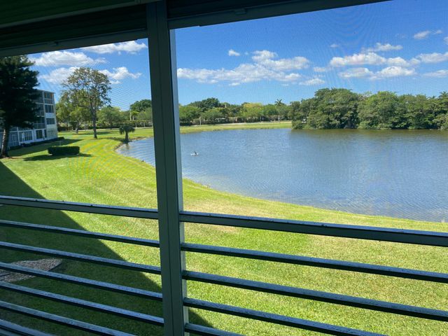 2054 Ainslie D, Boca Raton, FL 33434