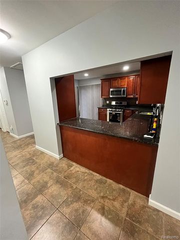 20535 Powers Avenue, Dearborn Heights, MI 48125