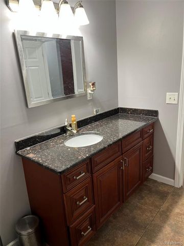 20535 Powers Avenue, Dearborn Heights, MI 48125