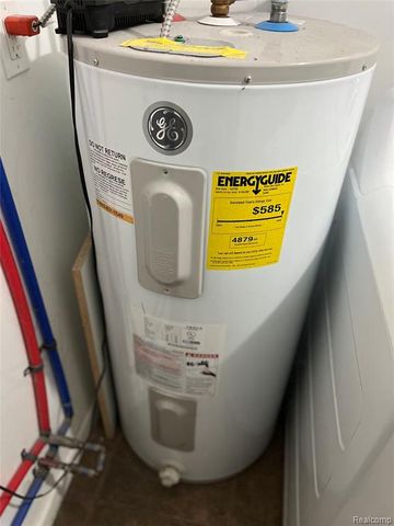 20535 Powers Avenue, Dearborn Heights, MI 48125