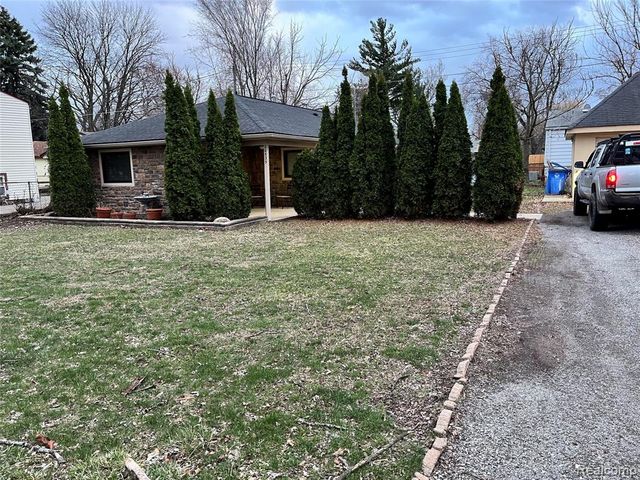 20535 Powers Avenue, Dearborn Heights, MI 48125