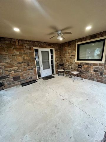 20535 Powers Avenue, Dearborn Heights, MI 48125