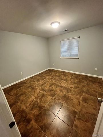 20535 Powers Avenue, Dearborn Heights, MI 48125