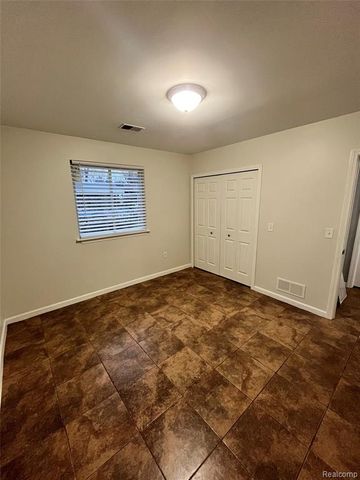 20535 Powers Avenue, Dearborn Heights, MI 48125