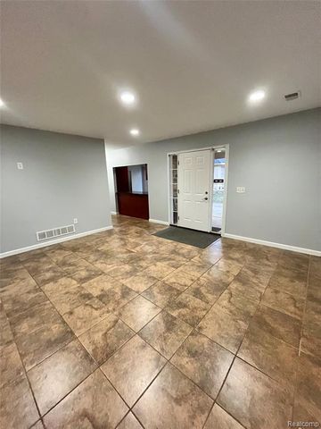 20535 Powers Avenue, Dearborn Heights, MI 48125