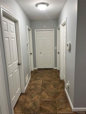 20535 Powers Avenue, Dearborn Heights, MI 48125