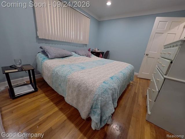 26726 Kelsey Drive, Warren, MI 48091