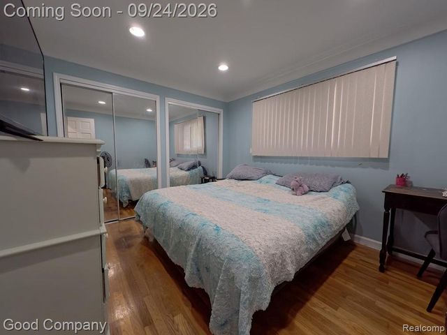 26726 Kelsey Drive, Warren, MI 48091