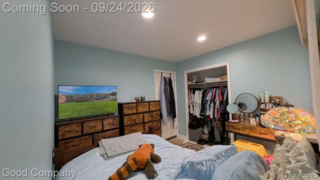 26726 Kelsey Drive, Warren, MI 48091