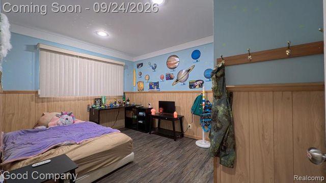 26726 Kelsey Drive, Warren, MI 48091