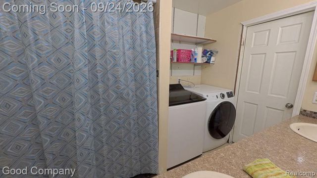 26726 Kelsey Drive, Warren, MI 48091