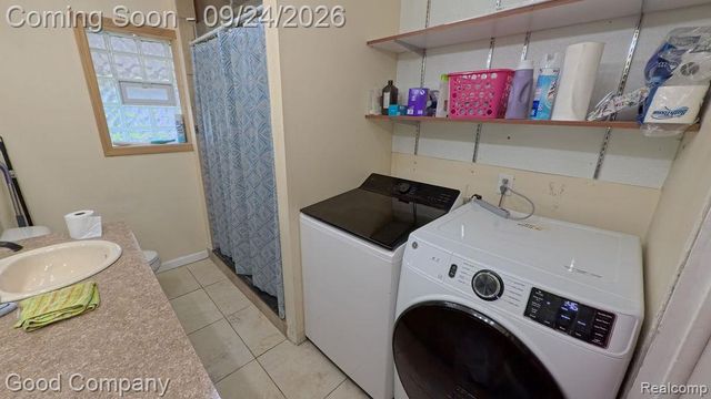 26726 Kelsey Drive, Warren, MI 48091