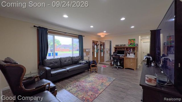 26726 Kelsey Drive, Warren, MI 48091