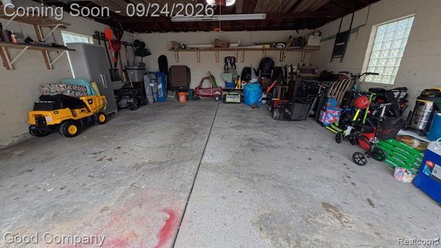 26726 Kelsey Drive, Warren, MI 48091