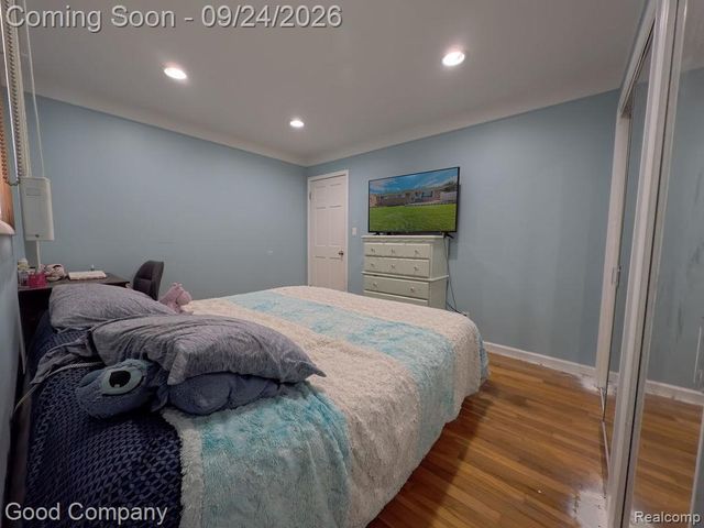 26726 Kelsey Drive, Warren, MI 48091