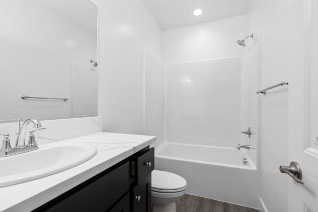380 Huckleberry Road S, Madera, CA 93636
