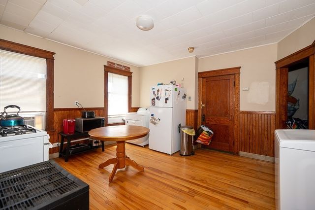 126 Sterling St, Worcester, MA 01610
